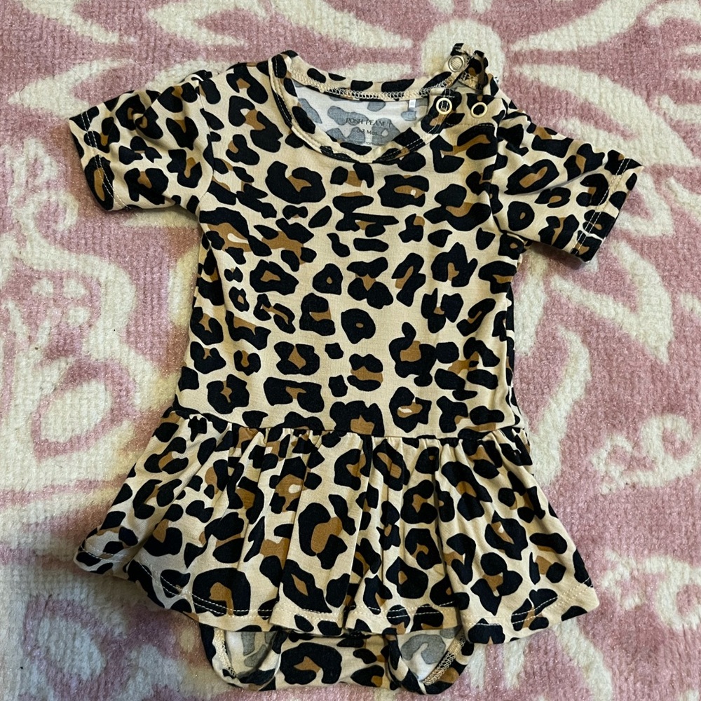 Posh Peanut size 0-3 Mos